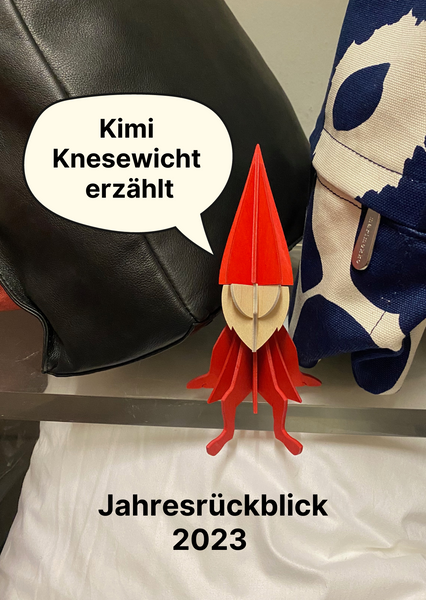 Kimi Knesewicht, unser kleiner Wichtel, erzählt, wie er das Jahr 2023 erlebt hat. Und sitzt hier im Lager zwischen Marimekko Taschen. 