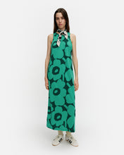 Kleid ERILAINEN UNIKKO