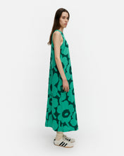 Kleid ERILAINEN UNIKKO